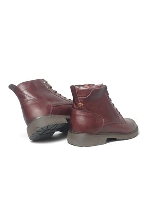 Botas En CUERO Para Hombre Marca Monserrate Ref Nogal Color Vino