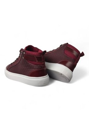 Tenis En CUERO Para Mujer Marca Moreliber Ref Prisma Color Vino
