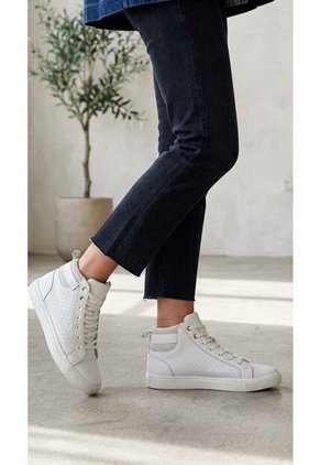 Tenis En CUERO Para Mujer Marca Moreliber Ref Prisma Color Blanco
