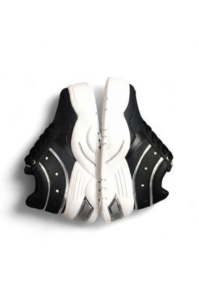 Tenis Sneakers Para Mujer Marca Monserrate Ref. Nácar Color Negro