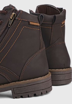 Bota Casual Café Monserrate