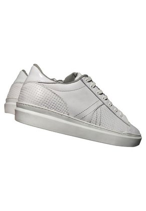 Tenis En Cuero Para Hombre Marca Monserrate Ref. Mulato Color Blanco
