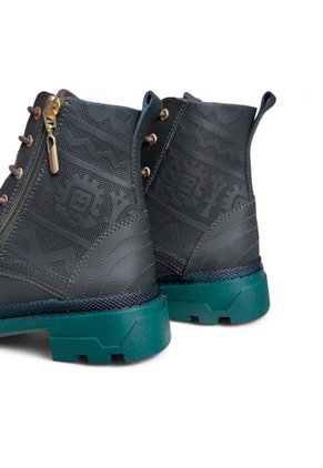 Bota De Mujer En Cuero Color Verde MoreLiber Ref. Mandala