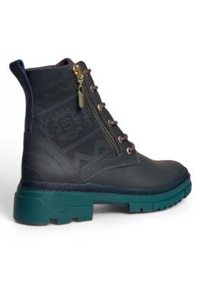 Bota De Mujer En Cuero Color Verde MoreLiber Ref. Mandala