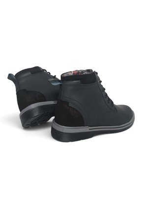 Botas En CUERO Para Hombre Marca Monserrate Ref Cocora Color Negro