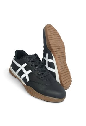 Tenis En CUERO Para Hombre Marca Monserrate Ref Cumbia Color Negro
