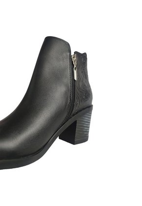 Botin En CUERO Para Mujer Marca Monserrate Ref Eden Negro
