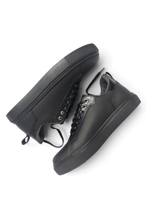 Tenis En CUERO Para Hombre Marca Monserrate Ref Silvestre Color Negro