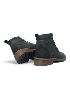 Botas En CUERO Para Hombre Marca Monserrate Ref Quechua Color Negro