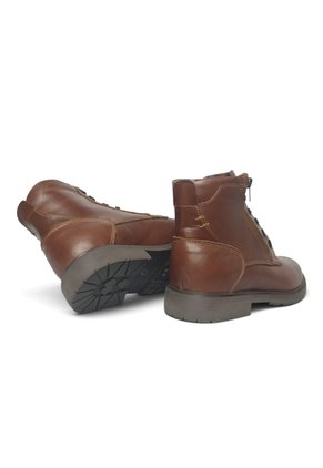 Botas En CUERO Para Hombre Marca Monserrate Ref Nogal Color Miel