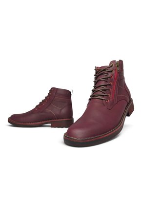 Botas En CUERO Para Hombre Marca Monserrate Ref Quechua Color Vino