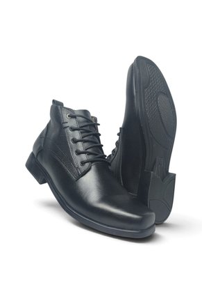 Botas En CUERO Para Hombre Marca Monserrate Ref Bambú Color Negro