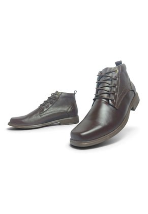 Botas En CUERO Para Hombre Marca Monserrate Ref Bambú Color Café