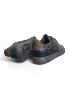 Tenis En CUERO Para Hombre Color Gris Marca Monserrate Ref. Paramo