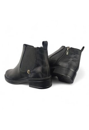 Botas Para Mujer En Cuero Color Negro Marca MoreLiber Ref. Esbelta