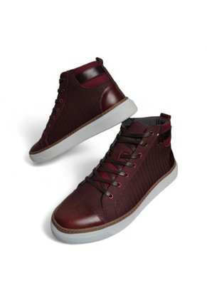 Tenis En CUERO Para Hombre Marca Monserrate Ref. Coral Color Vinotinto