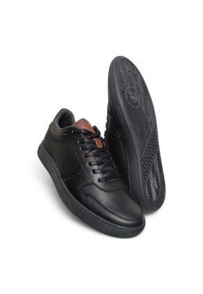 Tenis En CUERO Para Hombre Marca Monserrate Ref. Paramo Color Negro