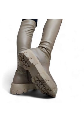 Bota De Mujer En Cuero Marca MoreLiber Ref. Nirvana Color Beige