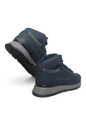 Tenis En Bota De CUERO Para Hombre Marca Monserrate Ref Palmas Color Azul