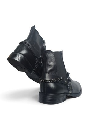 Botas En CUERO Para Hombre Marca Monserrate Ref Sinfonía Color Negro