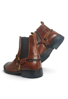 Botas En CUERO Para Hombre Marca Monserrate Ref Sinfonía Color Miel