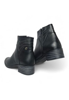 Botines De Mujer En Cuero Color Negro MoreLiber Ref. Diva