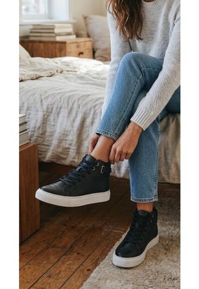 Tenis En CUERO Para Mujer Marca Moreliber Ref Prisma Color Negro