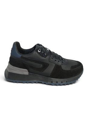 Tenis En CUERO Para Hombre Marca Monserrate Ref Macondo Color Negro
