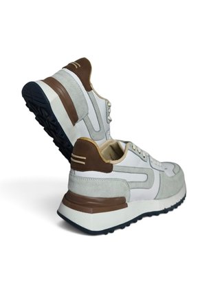 Tenis En CUERO Para Hombre Marca Monserrate Ref Macondo Color Blanco
