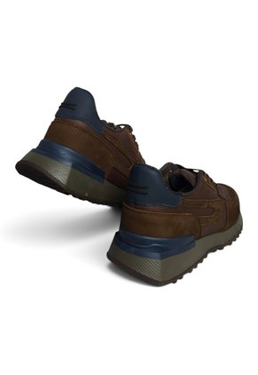 Tenis En CUERO Para Hombre Marca Monserrate Ref Macondo Color Café