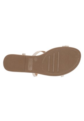 Sandalias Planas Papita Para Mujer Marfil Montego Bay Club 211246