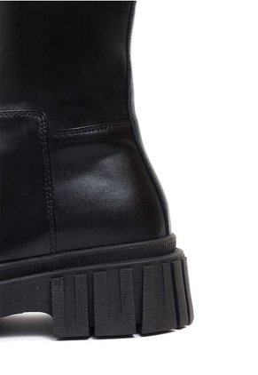 Bota Negra Moopy Mily01