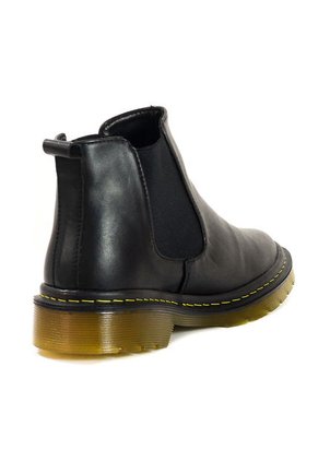 Botin Negro Moopy Martina
