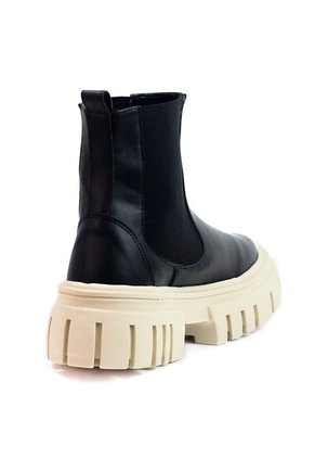 Bota Negro Moopy Prada-2