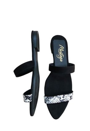 Sandalia Negra Tinta De Serpiente