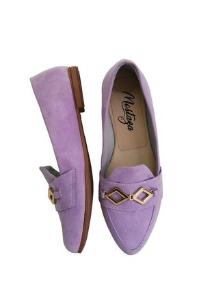 Mocasines Lila Con Hebilla
