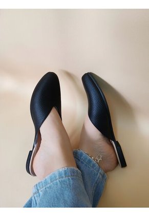 Zuecos Negros Esencial