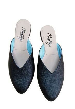 Zuecos Negros Esencial