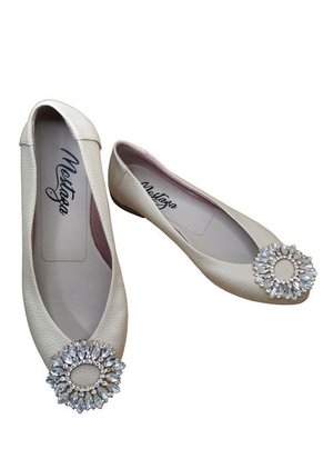 Zapatos Piel De Luna Nude Con Hebilla De Lujo