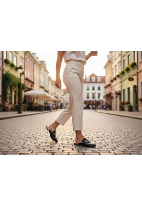 Zuecos Mules Negros Matte Con Hebilla