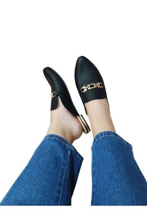 Zuecos Mules Negros Matte Con Hebilla