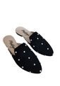 Zuecos Negros Con Taches Plata de Mostaza