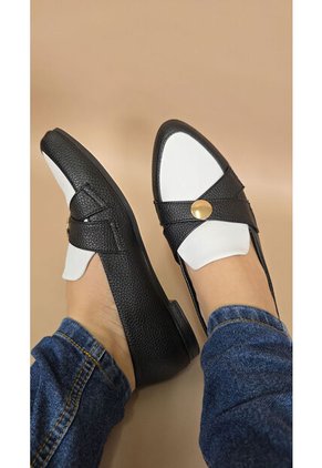 Baletas Negras Con Broche Oro