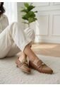 Mocasines Caramelo Suave Con Botón Oro de Mostaza