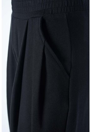 Jogger De Movies Negro Para Mujer 12
