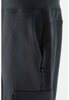 Bermuda De Movies Con Bolsillos Gris Grafito Para Hombre 30