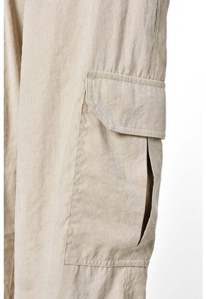 Pantalón De Movies Tipo Cargo Color Arena Para Mujer 10