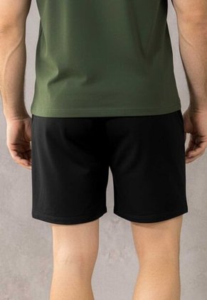 Bermuda Hombre Negro Mp 3347