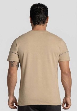 Camiseta Hombre Latte Mp 114768