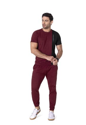 Jogger Masculino Vinotinto Mp 33636
